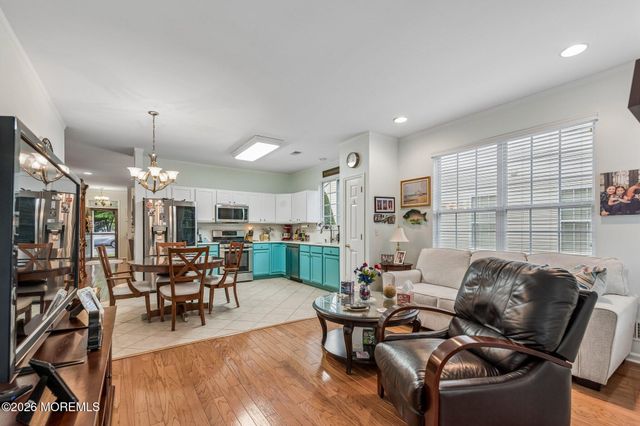 6 S Point Boulevard, Barnegat, NJ 08005