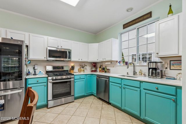 6 S Point Boulevard, Barnegat, NJ 08005