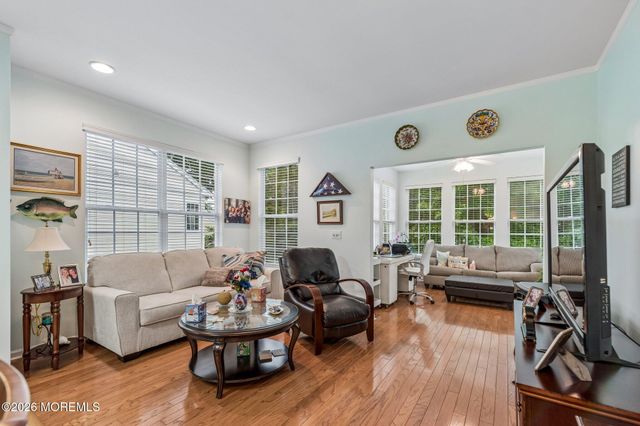 6 S Point Boulevard, Barnegat, NJ 08005