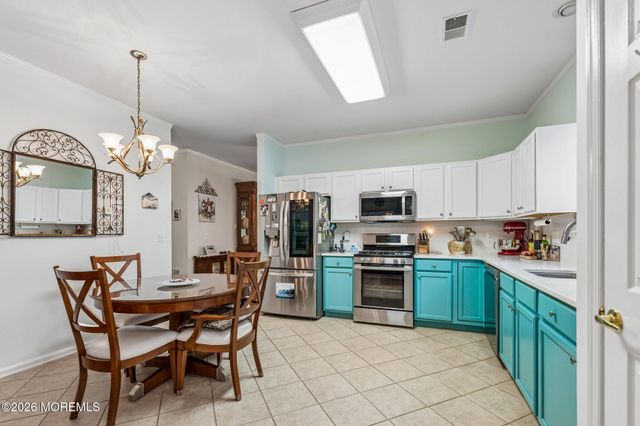 6 S Point Boulevard, Barnegat, NJ 08005