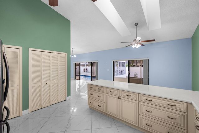 281 N Country Club Boulevard, Boca Raton, FL 33487