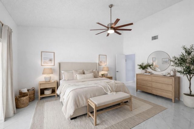 281 N Country Club Boulevard, Boca Raton, FL 33487