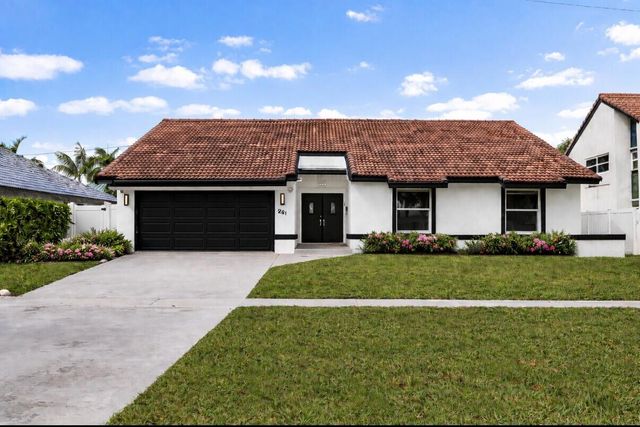 281 N Country Club Boulevard, Boca Raton, FL 33487