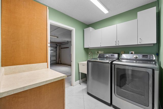 281 N Country Club Boulevard, Boca Raton, FL 33487