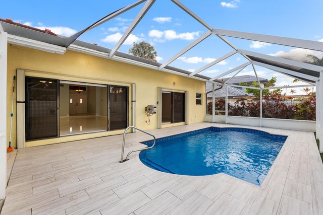 281 N Country Club Boulevard, Boca Raton, FL 33487