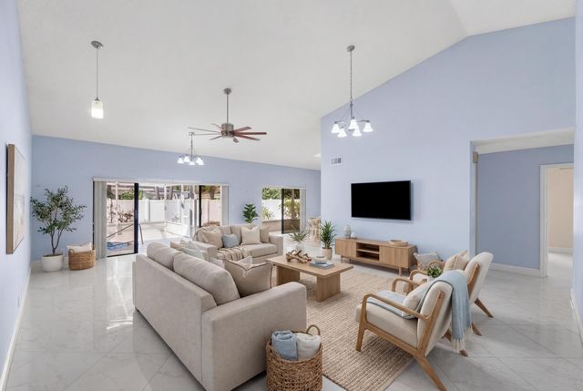 281 N Country Club Boulevard, Boca Raton, FL 33487