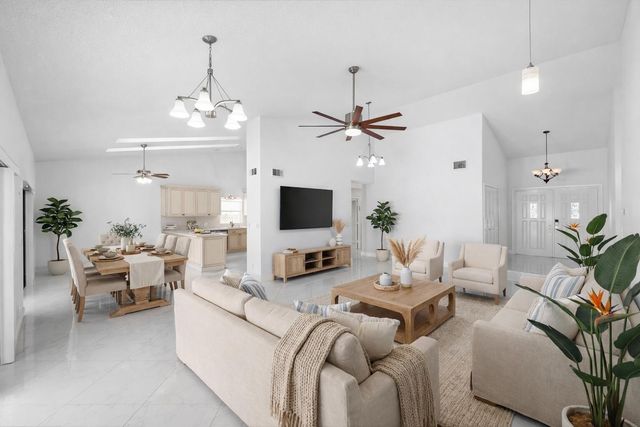 281 N Country Club Boulevard, Boca Raton, FL 33487