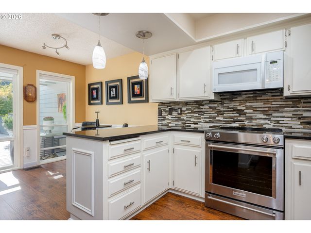 32455 Sw LAKE POINT Ct, Wilsonville, OR 97070