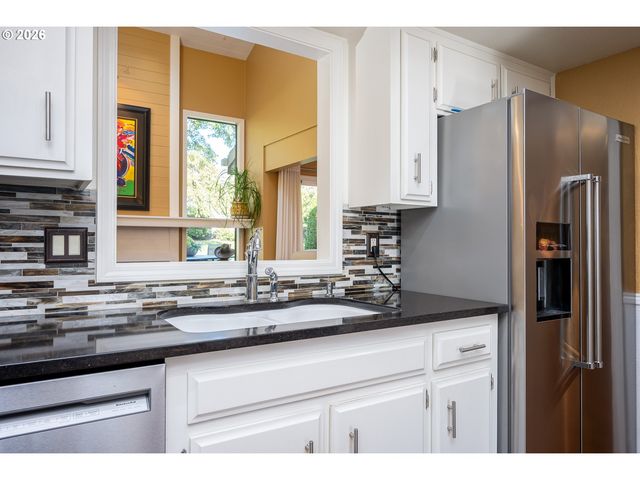 32455 Sw LAKE POINT Ct, Wilsonville, OR 97070