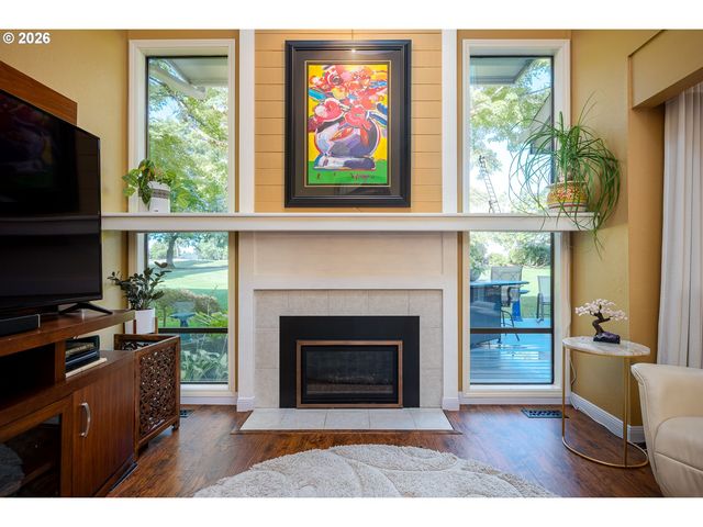 32455 Sw LAKE POINT Ct, Wilsonville, OR 97070