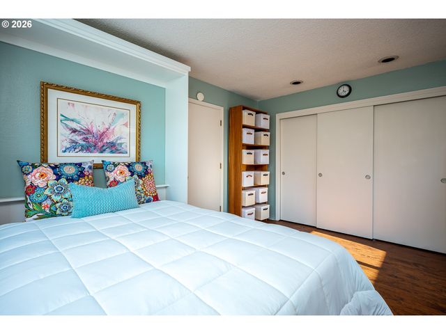 32455 Sw LAKE POINT Ct, Wilsonville, OR 97070