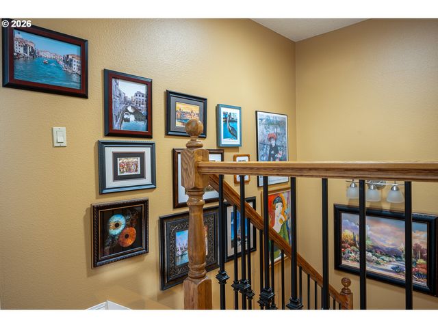 32455 Sw LAKE POINT Ct, Wilsonville, OR 97070