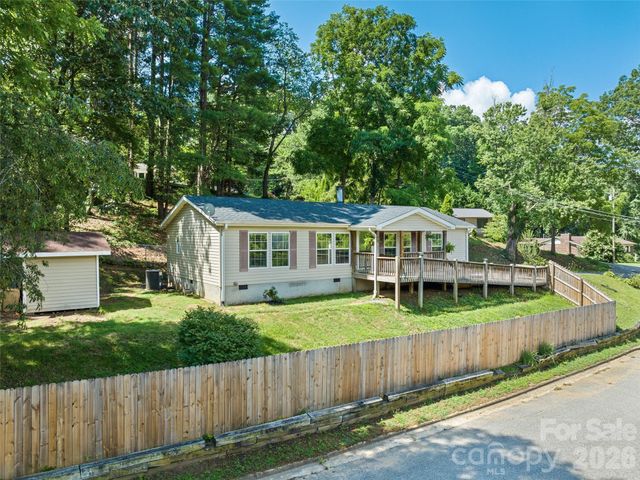 26 Cedar Street, Canton, NC 28716