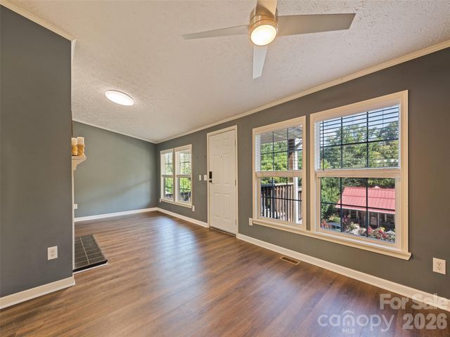 26 Cedar Street, Canton, NC 28716