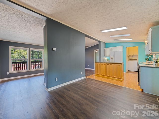 26 Cedar Street, Canton, NC 28716