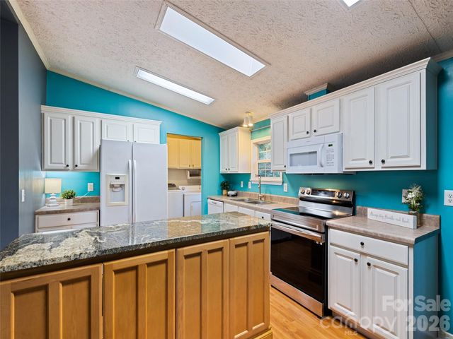 26 Cedar Street, Canton, NC 28716