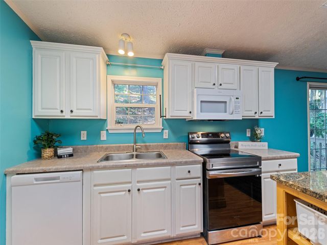 26 Cedar Street, Canton, NC 28716