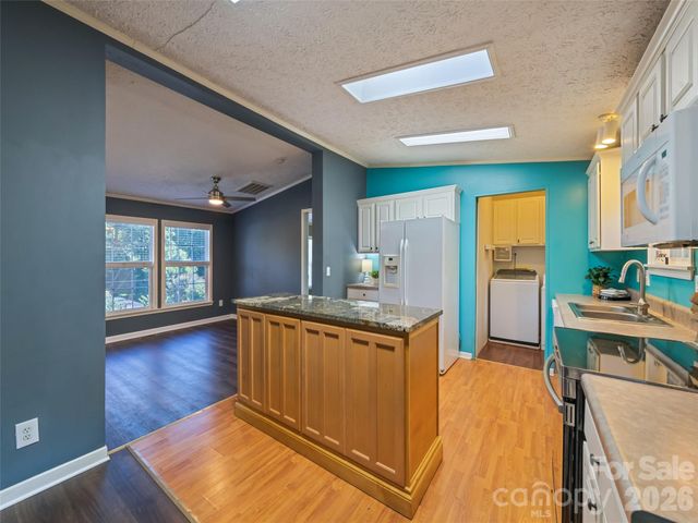26 Cedar Street, Canton, NC 28716