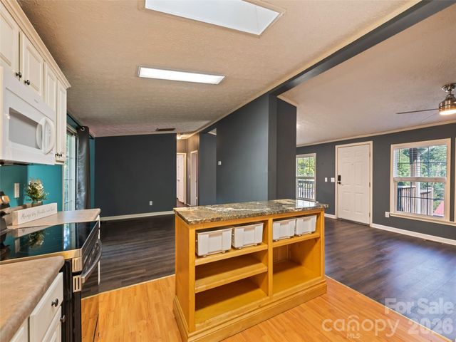 26 Cedar Street, Canton, NC 28716