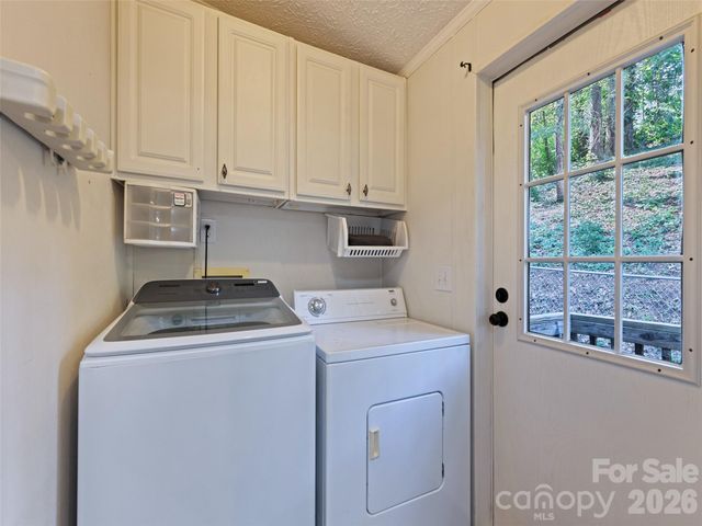 26 Cedar Street, Canton, NC 28716