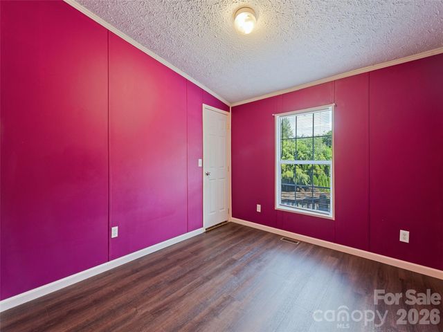 26 Cedar Street, Canton, NC 28716