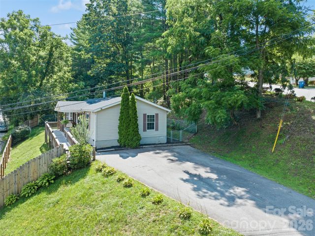 26 Cedar Street, Canton, NC 28716