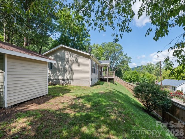 26 Cedar Street, Canton, NC 28716
