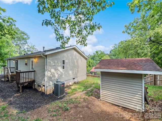 26 Cedar Street, Canton, NC 28716