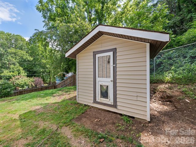 26 Cedar Street, Canton, NC 28716