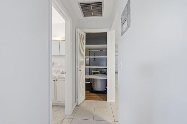 410 W Palm Street B28, Lantana, FL 33462