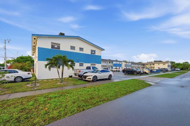 410 W Palm Street B28, Lantana, FL 33462