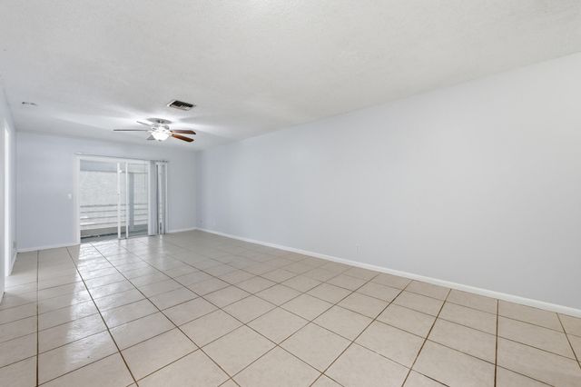 410 W Palm Street B28, Lantana, FL 33462