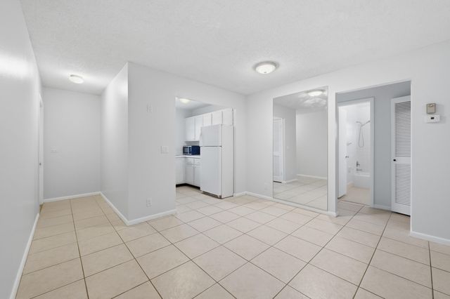 410 W Palm Street B28, Lantana, FL 33462