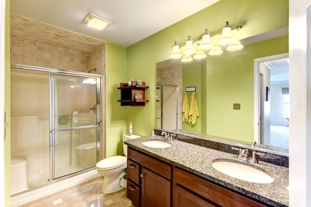 1042 Lakewood Court, Schererville, IN 46375