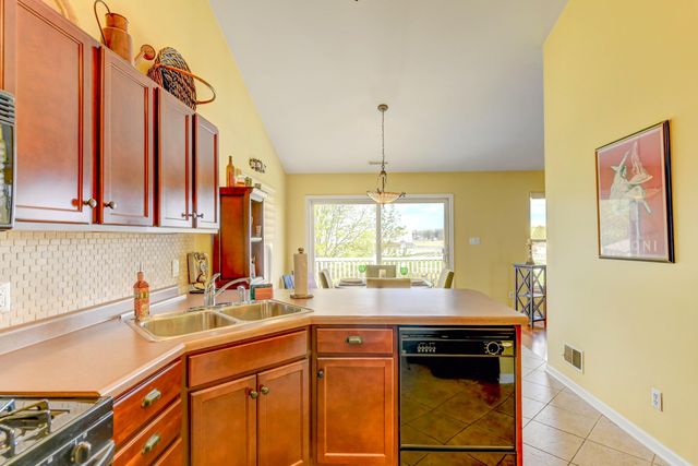 1042 Lakewood Court, Schererville, IN 46375