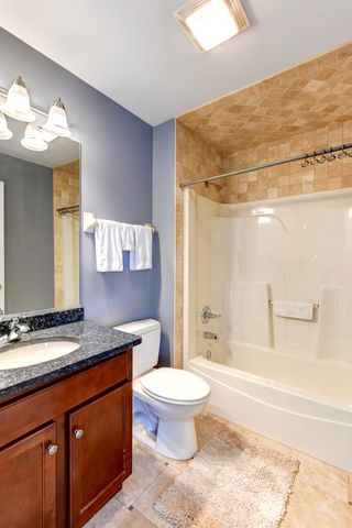 1042 Lakewood Court, Schererville, IN 46375