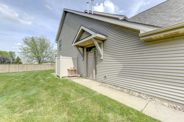 1042 Lakewood Court, Schererville, IN 46375
