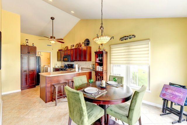 1042 Lakewood Court, Schererville, IN 46375