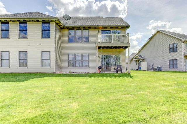 1042 Lakewood Court, Schererville, IN 46375