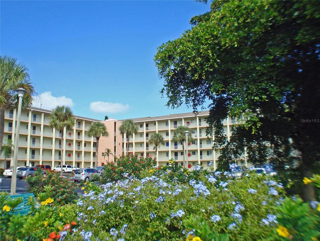 3772 LAKE BAYSHORE DRIVE K-517, Bradenton, FL 34205