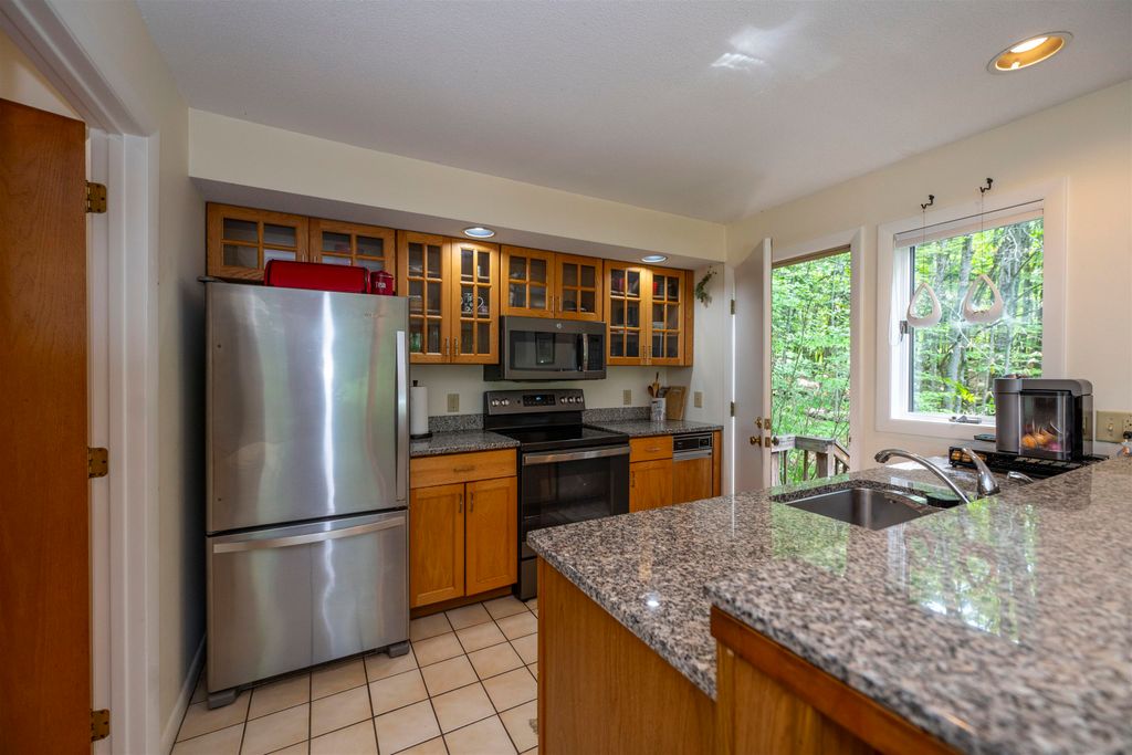Image 11 of property listing at 1020 Baker Turn, Hartford, VT 05059