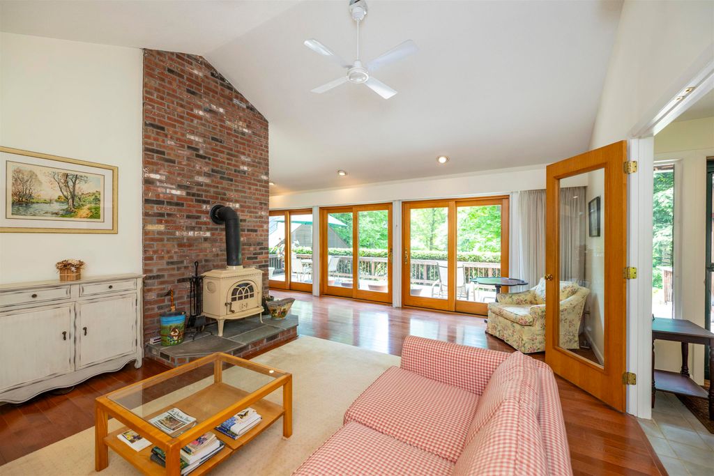 Image 6 of property listing at 1020 Baker Turn, Hartford, VT 05059