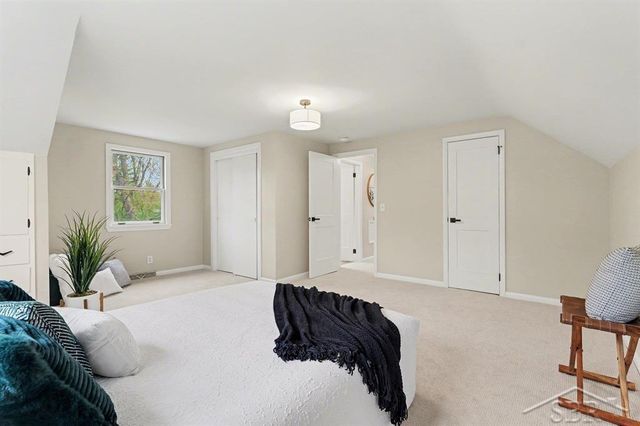 305 E Meadowbrook Drive, Midland, MI 48642