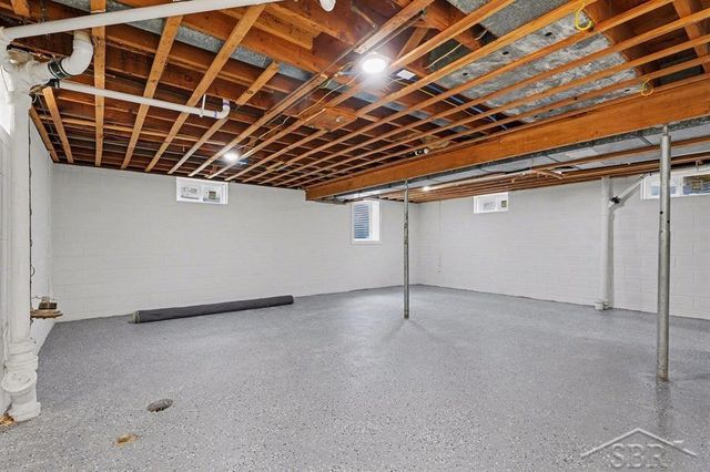 305 E Meadowbrook Drive, Midland, MI 48642