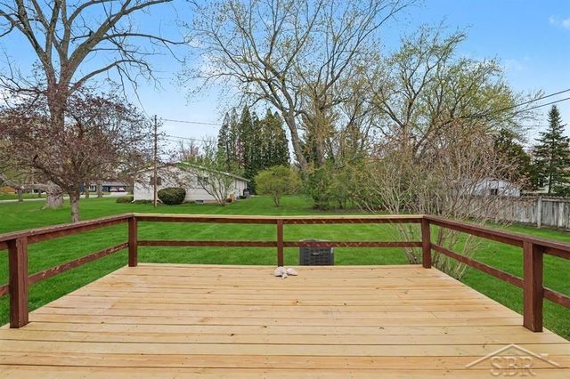 305 E Meadowbrook Drive, Midland, MI 48642