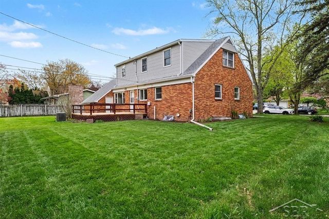 305 E Meadowbrook Drive, Midland, MI 48642