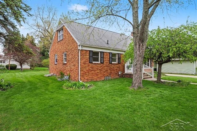 305 E Meadowbrook Drive, Midland, MI 48642