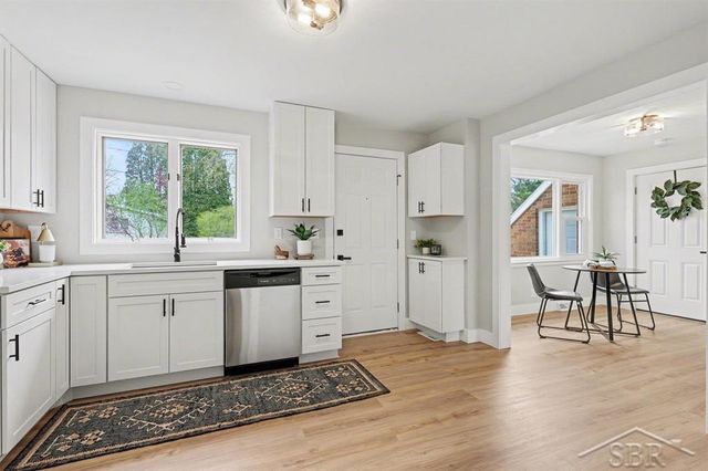 305 E Meadowbrook Drive, Midland, MI 48642