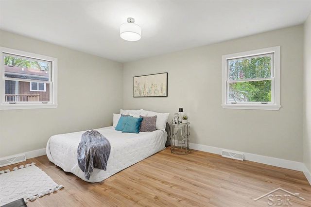305 E Meadowbrook Drive, Midland, MI 48642
