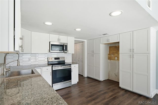 7525 E Applewood Drive, Inverness, FL 34450